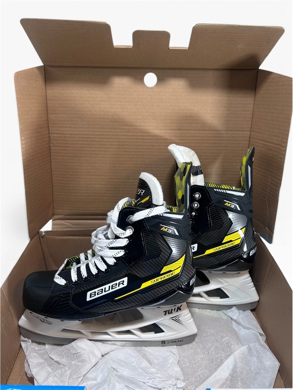NEW IN BOX Bauer Supreme M3 Senior Ice Hockey Skates Size 7 D Regular 1059774